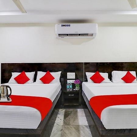 Oyo Dharani Grand Hotel Khammam Exterior foto