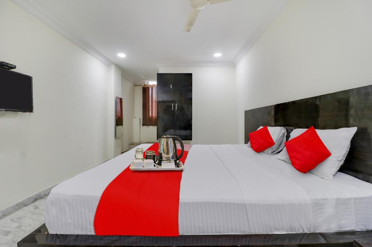 Oyo Dharani Grand Hotel Khammam Exterior foto