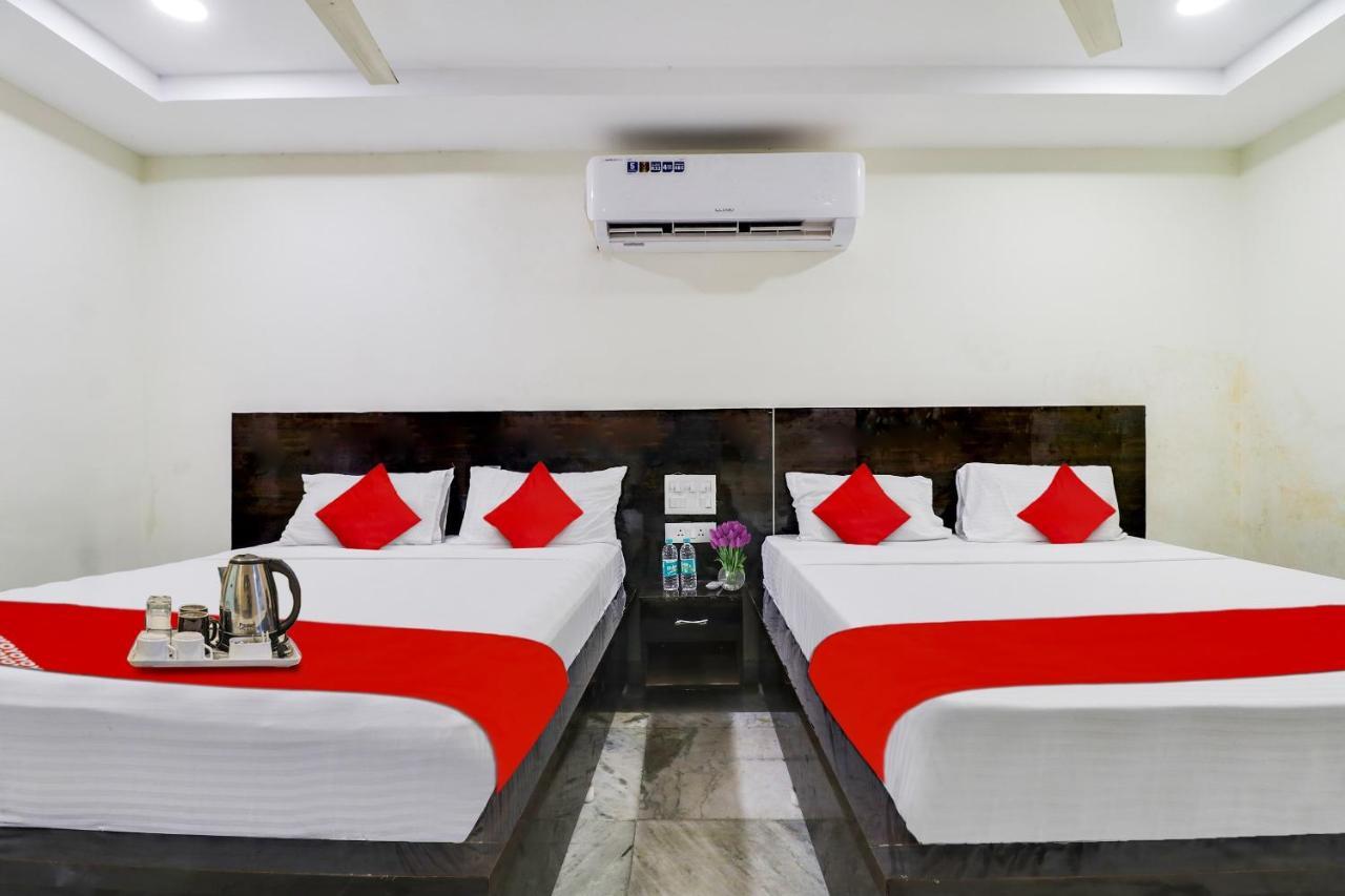 Oyo Dharani Grand Hotel Khammam Exterior foto